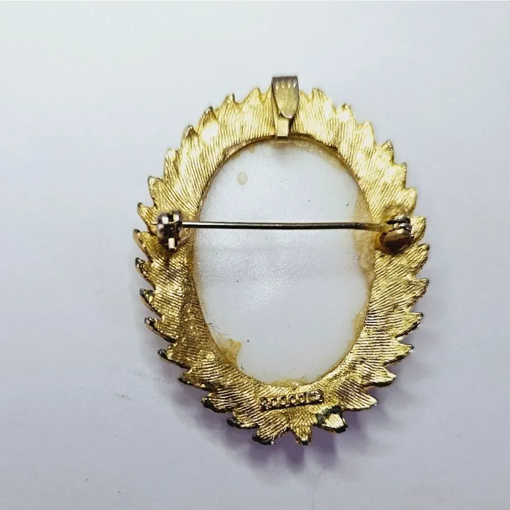 Vintage '50s Signed Dodds Painted Porcelain Gold Tone Poinsettia Pin Brooch 2